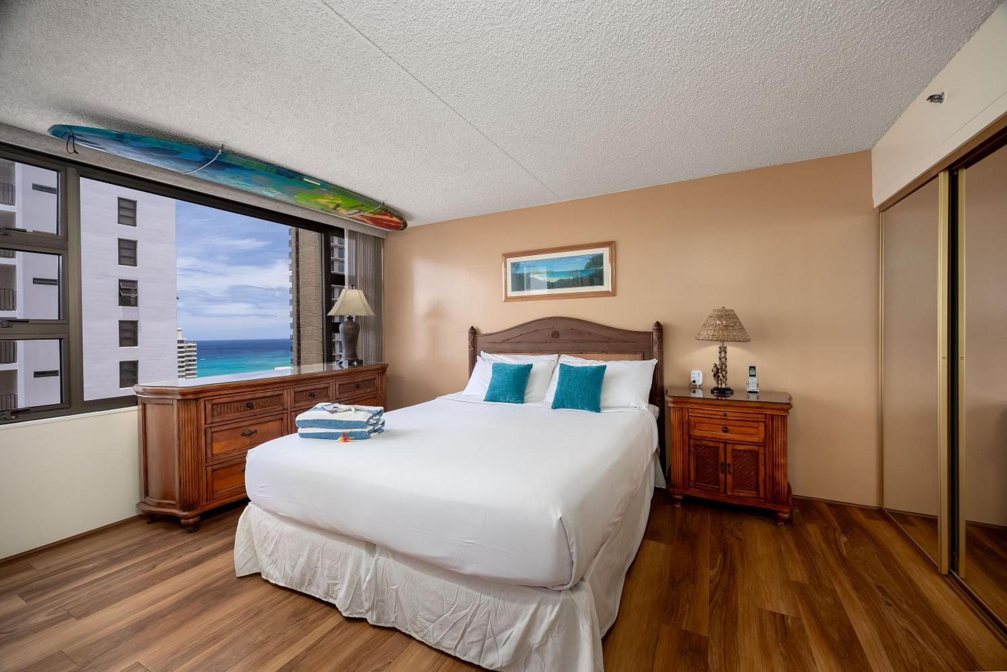 Apartment Tropical Escape, Ocean Views With Parking Honolulu