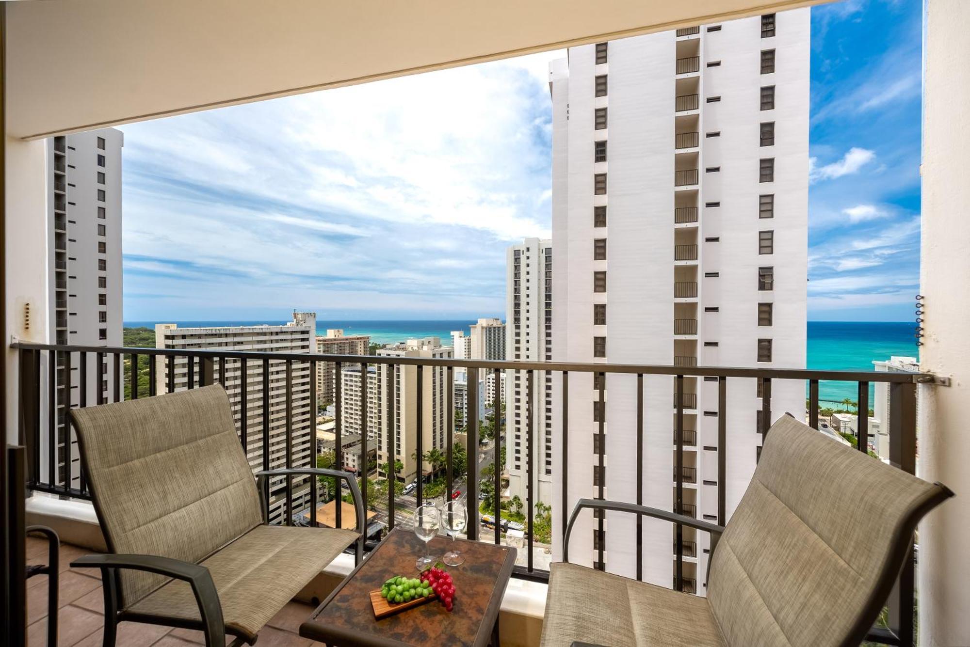 Tropical Escape, Ocean Views With Parking Apartment *