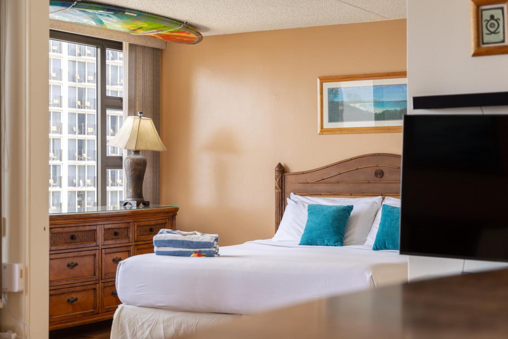 Tropical Escape, Ocean Views With Parking Apartment Honolulu